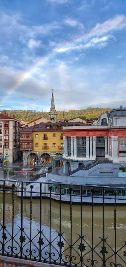Old Town & River Bilbao Bagian luar foto
