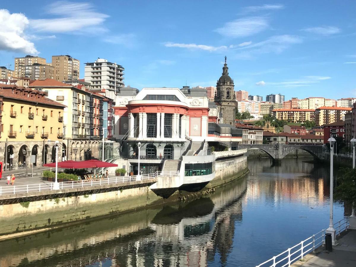 Old Town & River Bilbao Bagian luar foto