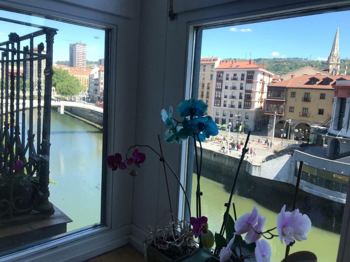 Old Town & River Bilbao Bagian luar foto